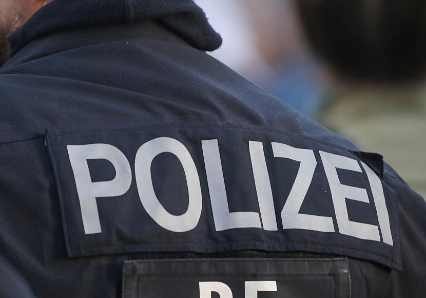 Sportflugzeug stürzt am Niederrhein in Wohnhaus – zwei Tote