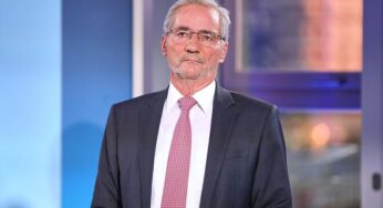 Ex-SPD-Chef Platzeck verteidigt Moskau-Reisen