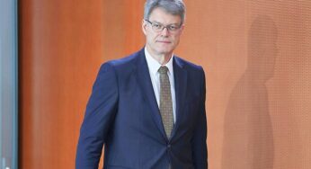 Verkehrsminister hält Zukunft von Bahnchef Lutz weiter offen