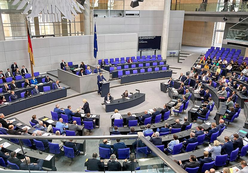 Linke gegen Bundestagssondersitzung für Richterwahl