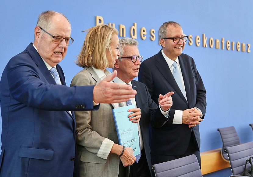 Wüst lobt Initiative für Staatsreform