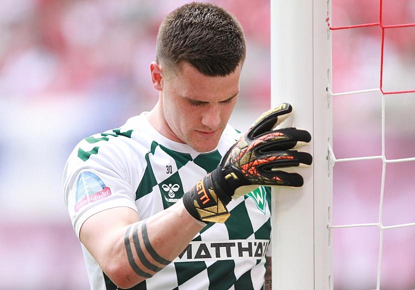 Eintracht Frankfurt verpflichtet Torwart Michael Zetterer