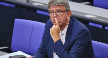 Kritik an “Kulturkampf-Minister” Weimer wegen Genderverbots