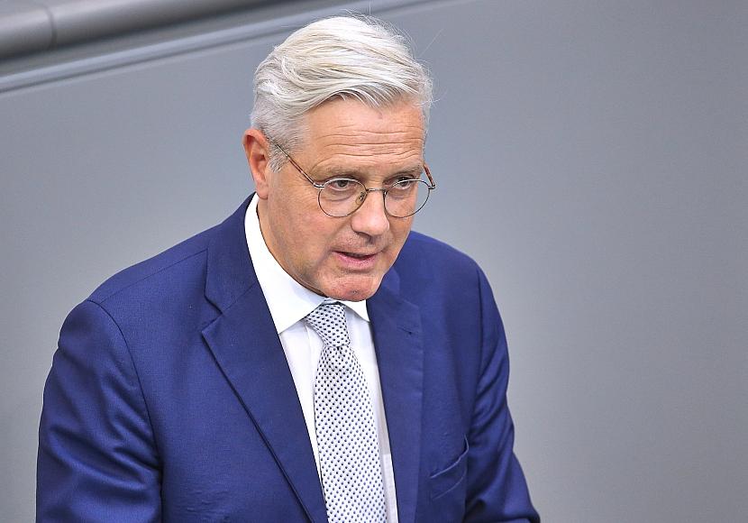 Röttgen kritisiert Gesetzesentwurf zum neuen Wehrdienst