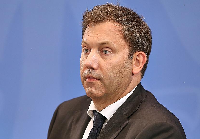 Schröder lobt Klingbeils Reformbemühungen als “mutig”