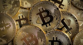 Bitcoin-Händler warnen vor 12 % Monatsrückgang – Solana führt Gewinne unter den großen Coins an