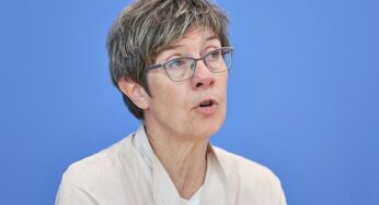 Kramp-Karrenbauer beharrt auf Kandidatur für Adenauer-Stiftung