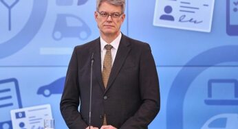 Verkehrsminister glaubt nicht an niedrigere Ticketpreise