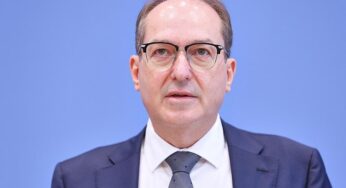 Dobrindt sieht sinkende Asylzahlen als Erfolg der neuen Regierung