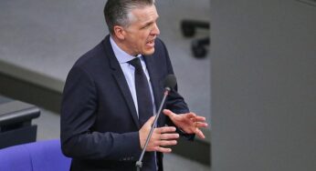 Kanzleramtschef weist Kritik aus den eigenen Reihen zurück