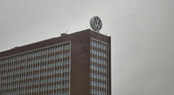 VW-Konzernchef Blume stellt US-Investitionen infrage