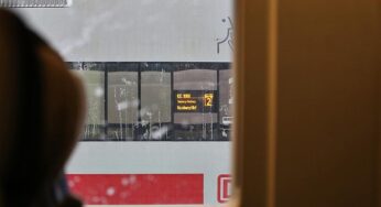 Bahnverkehr wegen Wintereinbruch heftig gestört