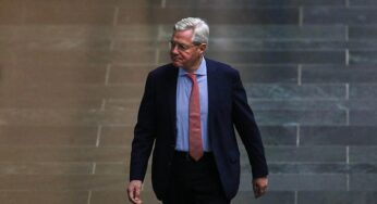 Röttgen begrüßt Trumps Strafzölle gegen Handelspartner des Iran